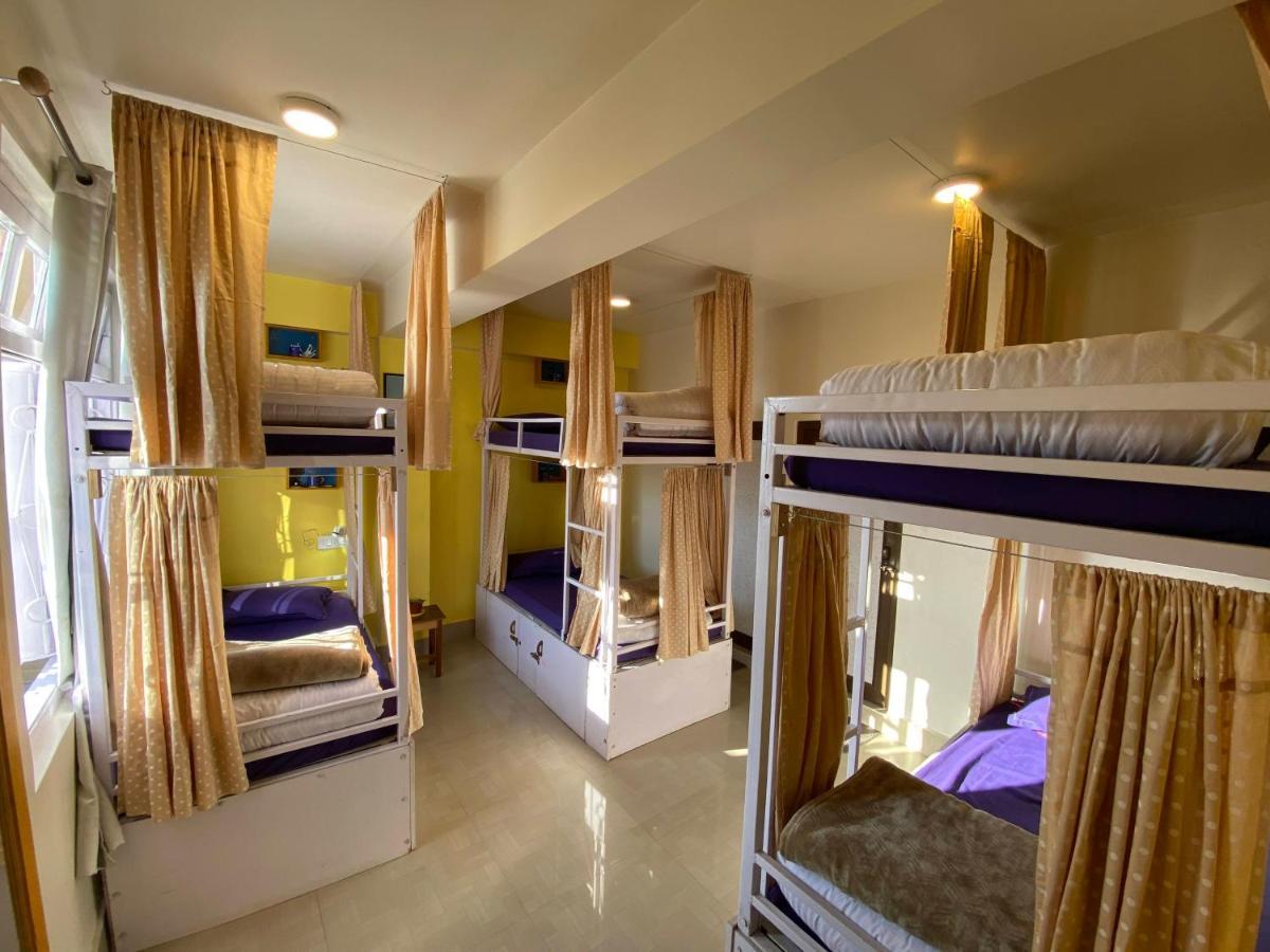 Auberge de jeunesse Tag Along Backpackers à Gangtok Extérieur photo