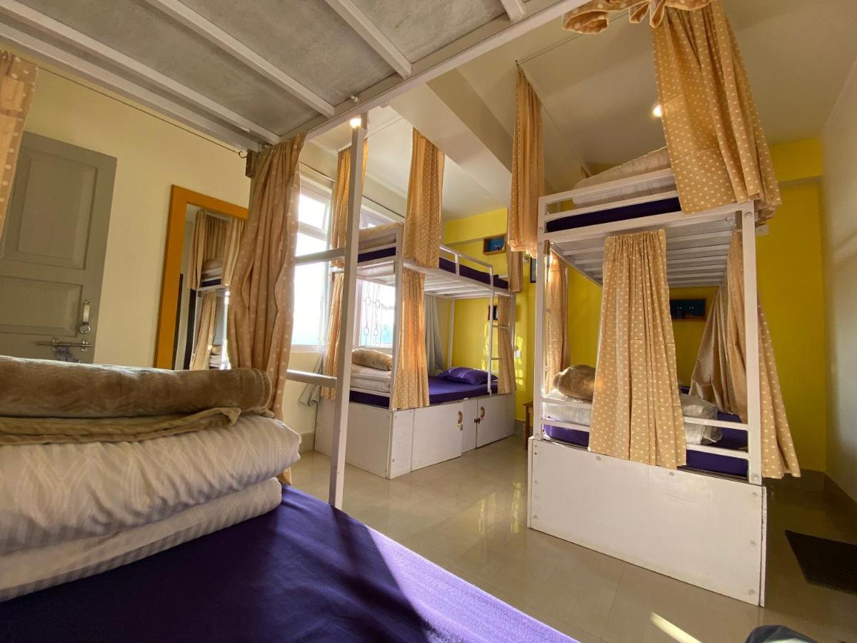 Auberge de jeunesse Tag Along Backpackers à Gangtok Extérieur photo