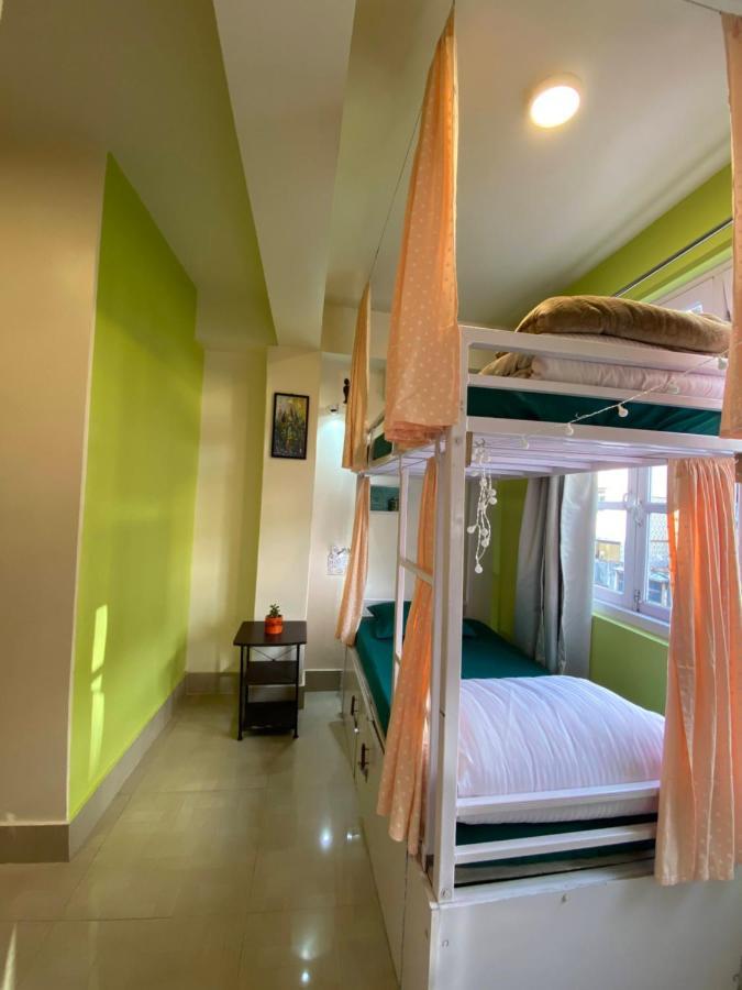 Auberge de jeunesse Tag Along Backpackers à Gangtok Extérieur photo