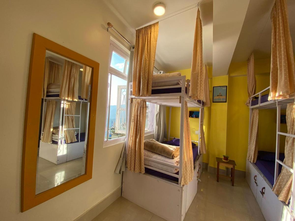 Auberge de jeunesse Tag Along Backpackers à Gangtok Extérieur photo